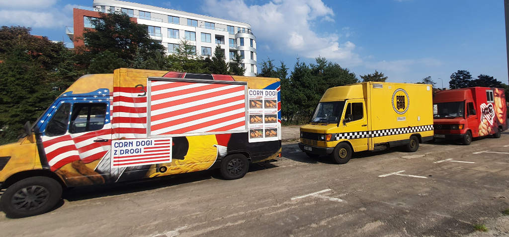 FoodCab, NoodLee i Corn Dogi z drogi